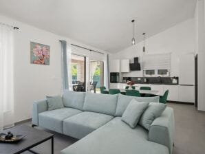 Three Bedroom Villa with Swimming Pool - Santalezi - image1