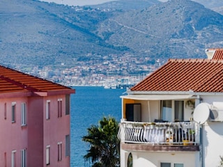 Apartment Okrug Gornji  14