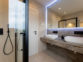 Villa Kaštel Stari Características 33