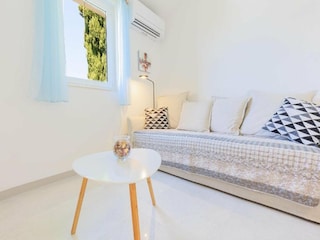 Apartment Lumbarda Features 10