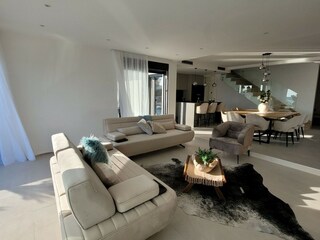 Villa Okrug Gornji Features 28