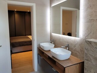 Villa Okrug Gornji Features 54