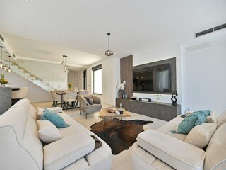 Villa Okrug Gornji Features 48