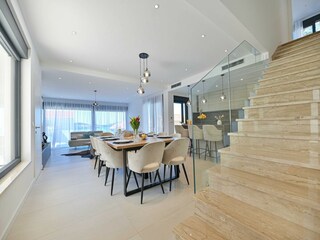 Villa Okrug Gornji Caratteristiche 22