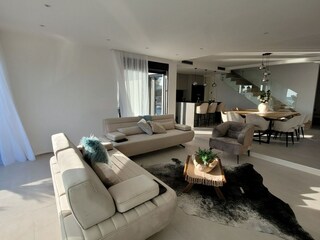 Villa Okrug Gornji Kenmerken 23