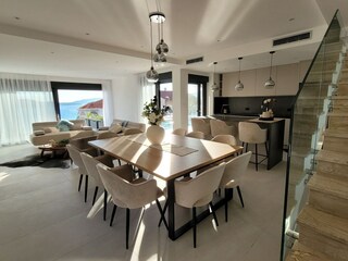 Villa Okrug Gornji Caratteristiche 25