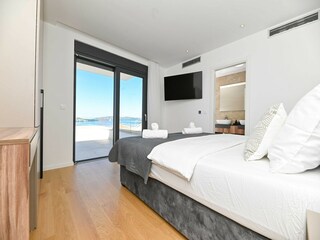 Villa Okrug Gornji Features 52