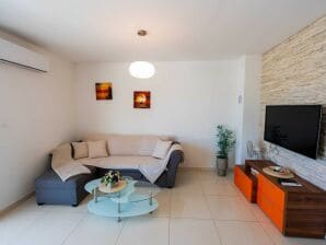 Ferienhaus Charming Three Bedroom House Turanj - Turanj - image1