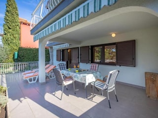 Apartment Njivice Außenaufnahme 7