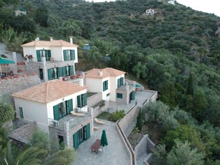 Villa Péra Mélana Buitenaudio-opname 8