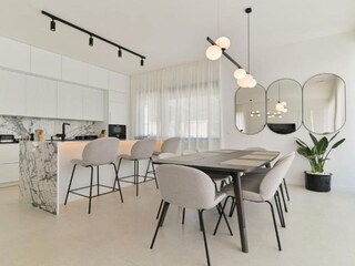 Villa Okrug Gornji Características 16