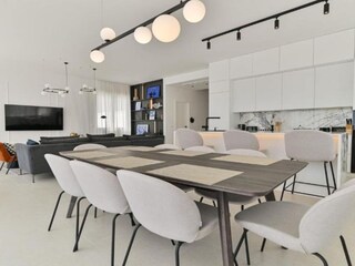 Villa Okrug Gornji Características 26