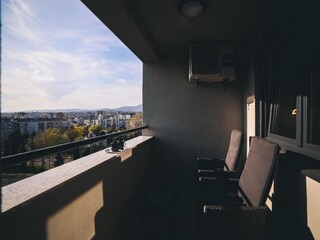 Apartment Welt Outdoor Recording 2