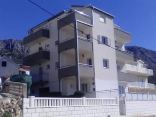 Apartment Jesenice bei Dugi Rat Außenaufnahme 2