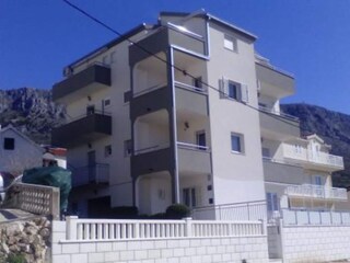 Appartement Jesenice bei Dugi Rat Buitenaudio-opname 2