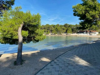 Caravan Biograd  35