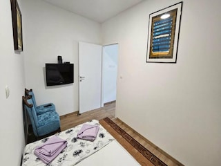 Apartment Gračac Features 20