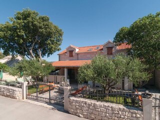 Ferienhaus Škrip Außenaufnahme 3