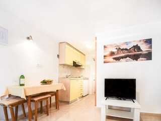 Apartment Povlja Ausstattung 11