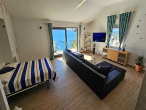 Ferienhaus Holiday Home Sunrise - Three Bedroom Holiday Home - Nemira - image1