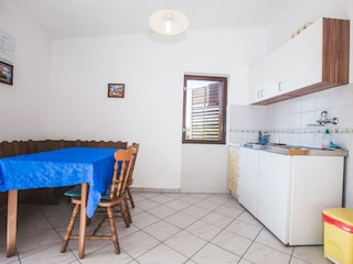 Apartment Lopar Features 10