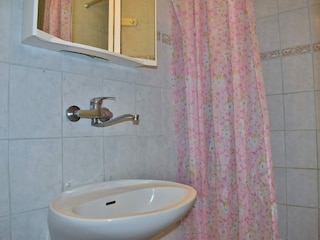 Apartment Lopar Features 9