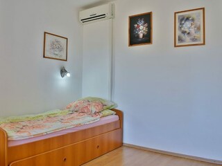 Apartment Lopar Features 9