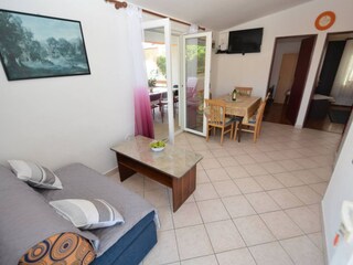 Apartment Povljana Ausstattung 1