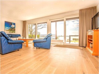 Wohnzimmer mit Wasserblick