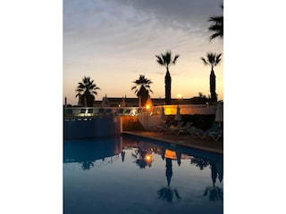 Pool mit Abendstimmung