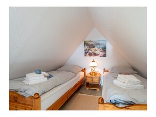 zwei Einzelbetten auf ...