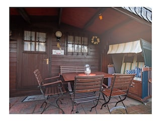 Terrasse mit Strandkorb