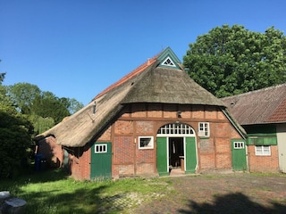 Vorderansicht und Parkmöglichkeit