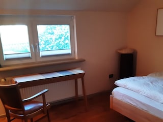 Schlafzimmer 2
