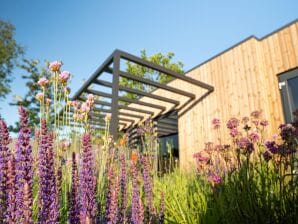 Villa a Winterswijk con terrazza spaziosa