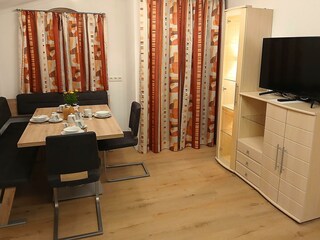 Apart Zirbenherz - Uderns - Wohnküche mit Esstisch