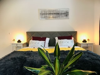 Schlafzimmer mit Blume