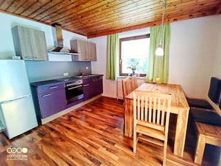 Küchen mit Essbereich in der Ferienwohnung Noah
