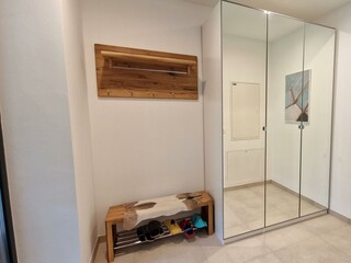 Kasten mit Schuhablage