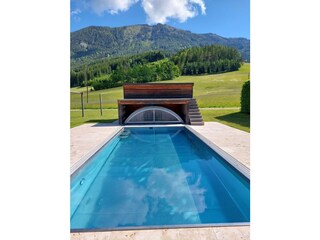 Pool mit Überdachung