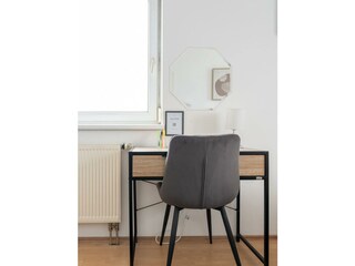 104337-352932-pQ51kbfXh7 - 0z2eJRrFgecU - s6nFBgiL