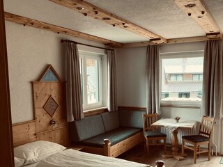 Doppelzimmer mit Sitzgelegenheit