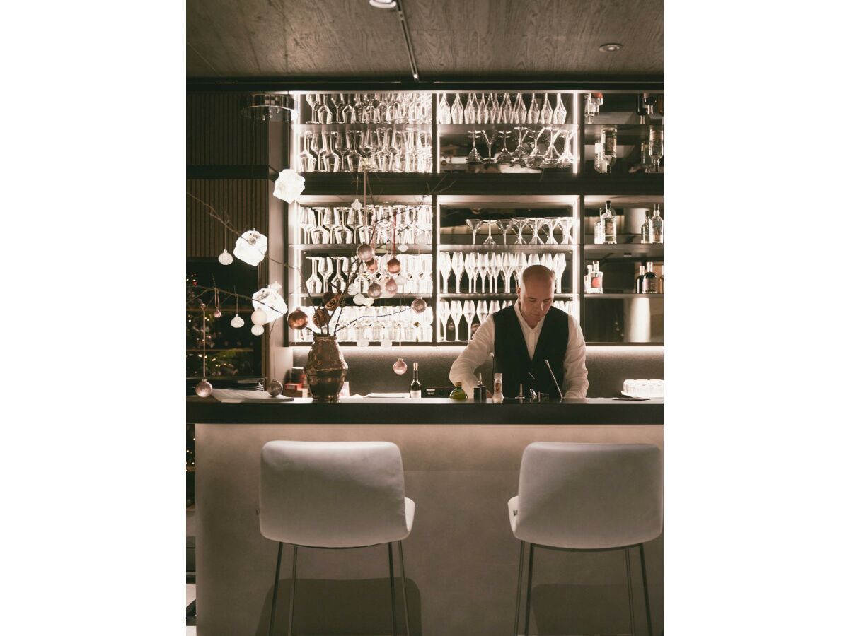 LobbyBar_02