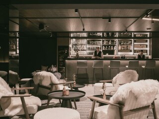 LobbyBar_03