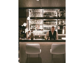LobbyBar_02