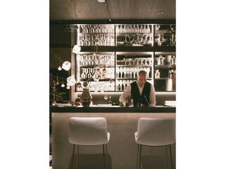 LobbyBar_02