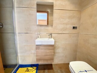 DUCHE + WC UNTEN