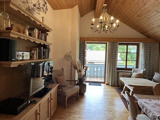 Gemütlich heller Wohnraum