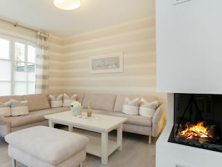 Wohnlandschaft mit Kamin