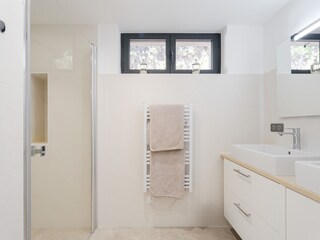 Badezimmer EG - en suite